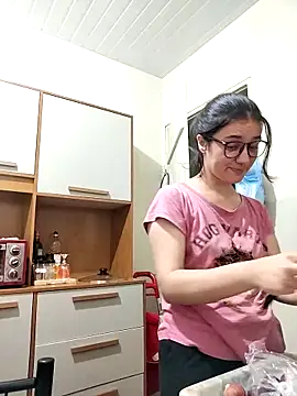 Snapshot of sobresalinaa chatting on February 25, 2:43 am sobresalinaa online show from February 25, 2:43 am