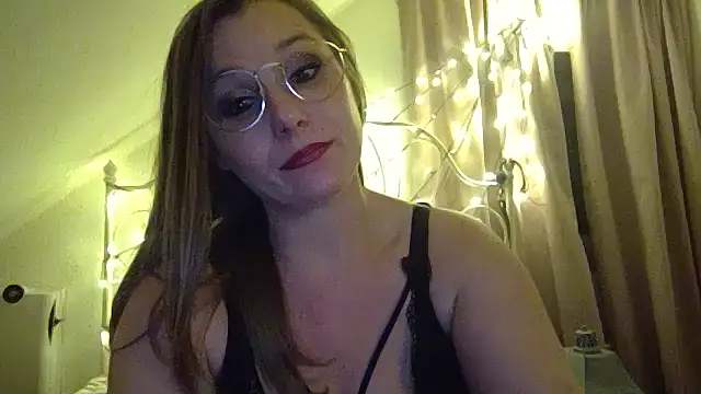 Snapshot of DevilsAngel13 chatting on December 13, 11:17 pm DevilsAngel13 online show from December 13, 11:17 pm