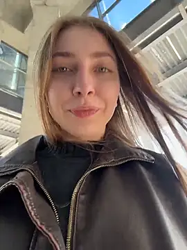 Snapshot of Sunny___Bunny chatting on April 10, 1:05 pm Sunny Bunny online show from April 10, 1:05 pm