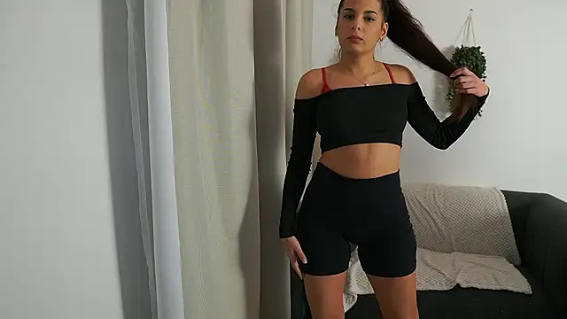 Snapshot of mila__denver chatting on December 6, 9:10 am mila denver online show from December 6, 9:10 am