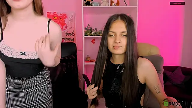 Snapshot of pure_radiance1 chatting on September 26, 5:44 am pure radiance1 online show from September 26, 5:44 am