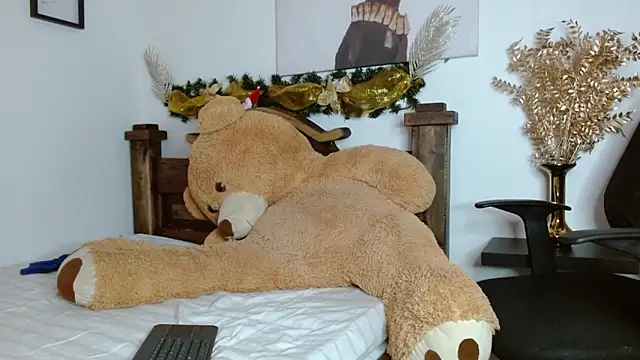 sebas mds online show from December 17, 4:11 pm