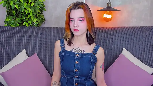 as1an girlfriend online show from December 8, 4:14 am