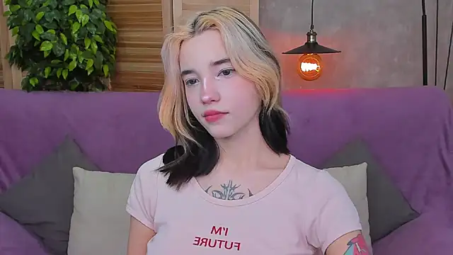 as1an girlfriend online show from January 12, 4:10 am