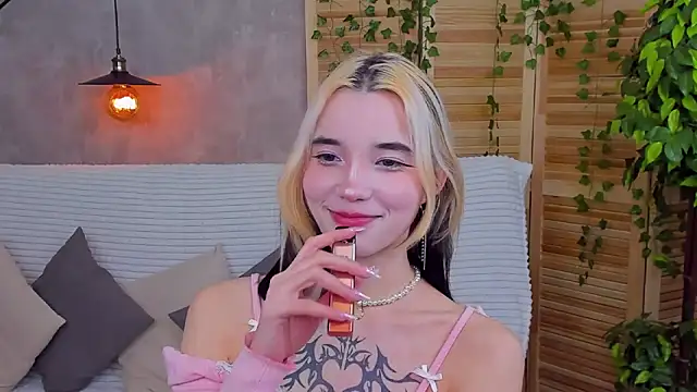 as1an girlfriend online show from January 22, 6:31 am