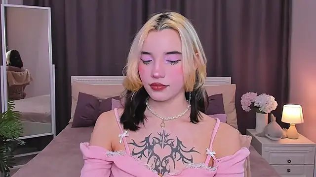 as1an girlfriend online show from January 24, 3:54 am