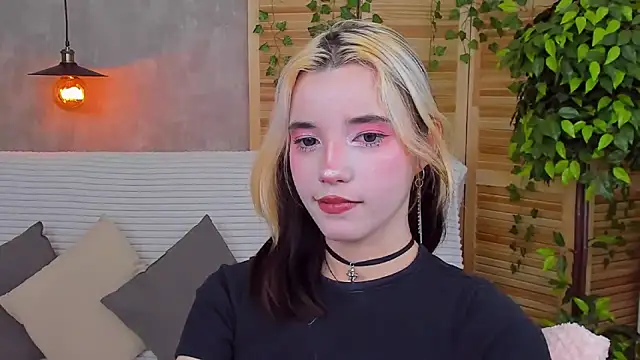 as1an girlfriend online show from January 28, 4:39 am