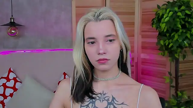 as1an girlfriend online show from March 6, 10:09 am