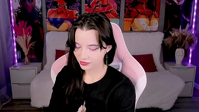 as1an girlfriend online show from February 5, 6:40 am