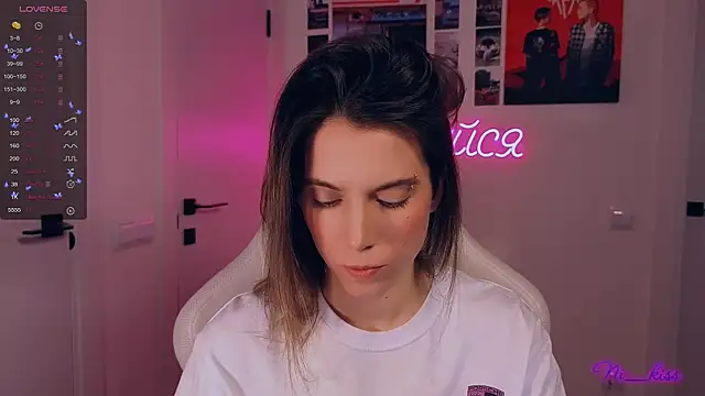  ni kiss online show from December 4, 6:49 pm