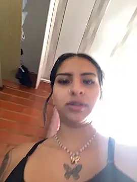 Hilary pinkk online show from November 5, 7:36 pm