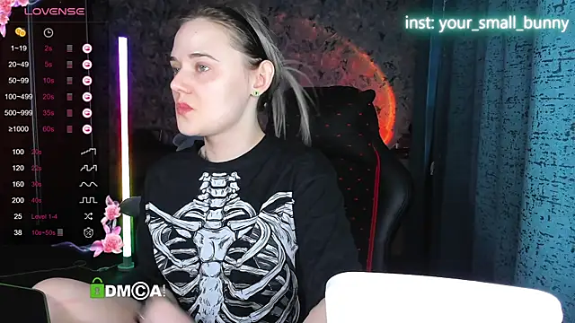 Your small bunny online show from November 4, 3:16 am