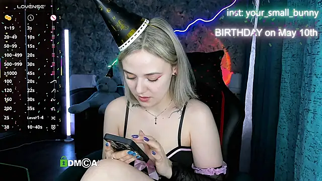 Your small bunny online show from May 9, 2:06 am
