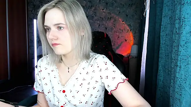 Your small bunny online show from May 12, 2:08 am