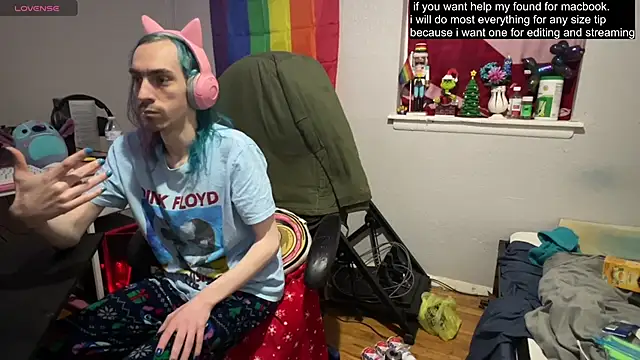 tallnerdyguy online show from March 15, 1:30 am