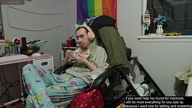 tallnerdyguy online show from October 17, 11:51 pm