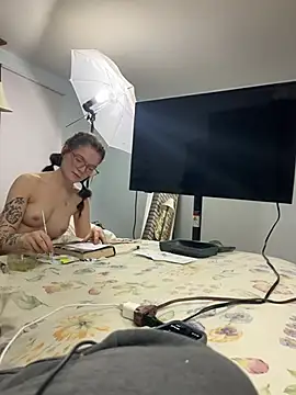 Snapshot of dreamteemergirl chatting on March 1, 11:47 pm dreamteemergirl online show from March 1, 11:47 pm