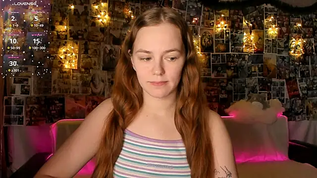 Snapshot of Fox_Lisa chatting on December 14, 8:35 pm Fox Lisa online show from December 14, 8:35 pm