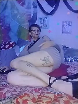 ivylee31 online show from June 13, 2:42 am