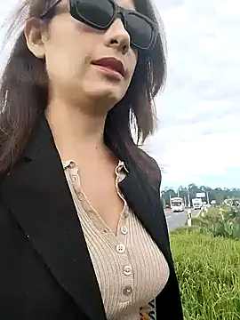 Alysson-- online show from January 2, 12:46 pm