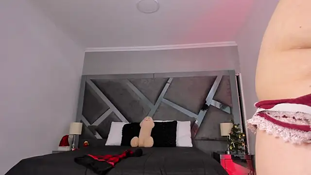 AmberiniHoffman online show from December 26, 11:43 am