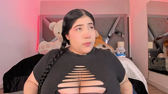 Snapshot of AmberiniHoffman chatting on October 12, 11:53 am AmberiniHoffman online show from October 12, 11:53 am