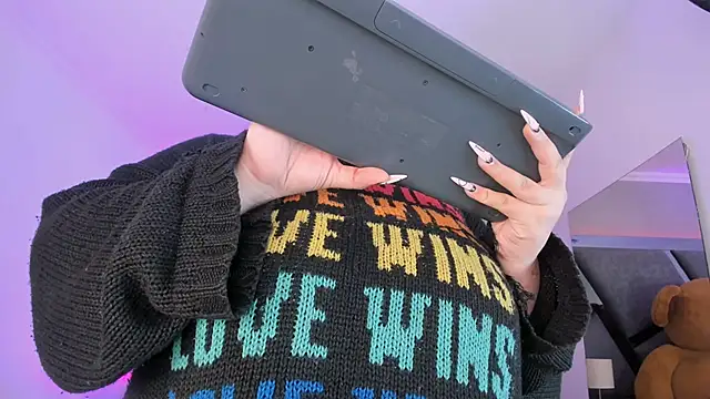 Snapshot of AmberiniHoffman chatting on October 24, 11:50 am AmberiniHoffman online show from October 24, 11:50 am