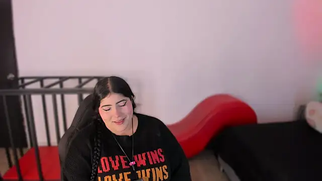 AmberiniHoffman online show from December 18, 11:16 am