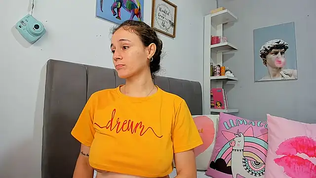 naughtyloverss online show from June 18, 3:27 pm