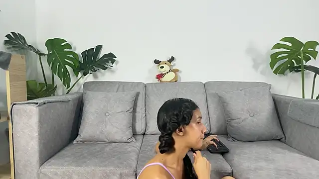 Snapshot of Antonella_and_axel_ chatting on December 8, 6:54 am Antonella and axel online show from December 8, 6:54 am