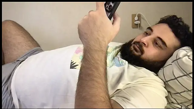 Snapshot of teddy_alan chatting on October 7, 8:11 am teddy alan online show from October 7, 8:11 am