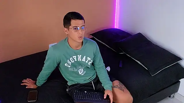hot69temptation  online show from December 16, 12:38 pm