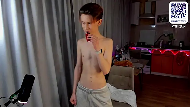 Snapshot of AndrewwCarter2 chatting on February 15, 6:23 pm AndrewwCarter2 online show from February 15, 6:23 pm