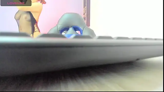 gwen ashly online show from March 13, 10:10 pm