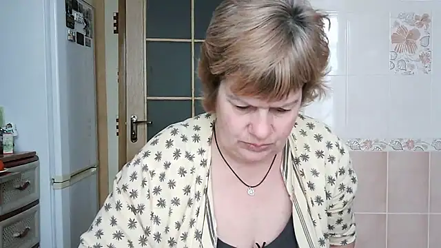 Ettie Tonia online show from February 15, 1:49 pm