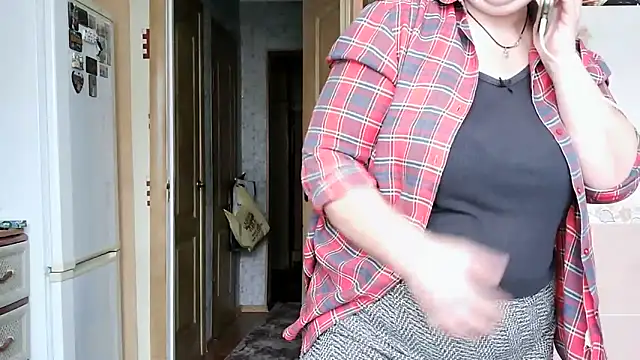 Ettie Tonia online show from February 15, 7:05 am