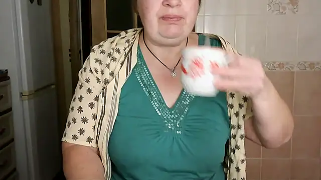 Ettie Tonia online show from February 18, 3:35 am