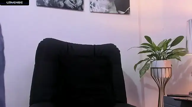 CruzVega online show from January 8, 10:48 pm