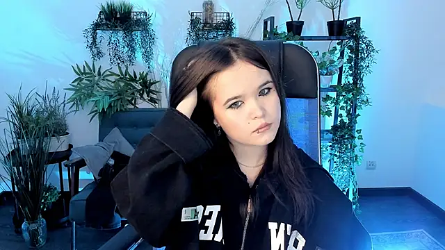 Elainebeness online show from November 22, 9:36 pm