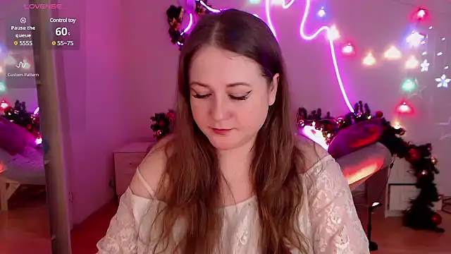 Snapshot of LizzyShine chatting on December 30, 11:06 pm LizzyShine online show from December 30, 11:06 pm