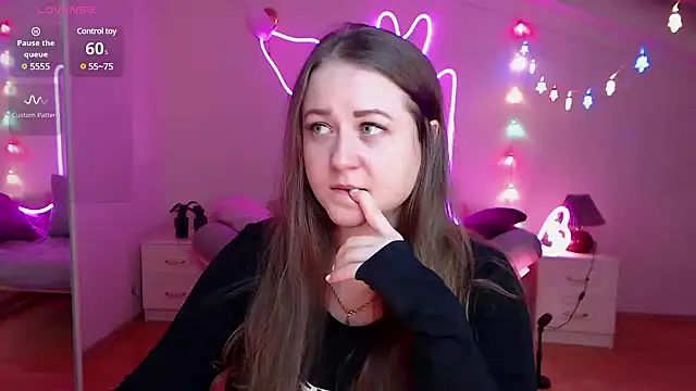 Snapshot of LizzyShine chatting on January 9, 6:04 pm LizzyShine online show from January 9, 6:04 pm