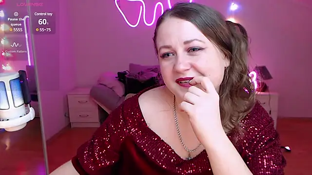 Snapshot of LizzyShine chatting on January 10, 11:39 pm LizzyShine online show from January 10, 11:39 pm