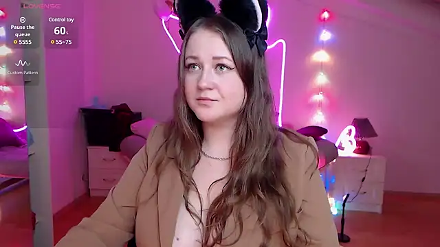 Snapshot of LizzyShine chatting on January 13, 9:31 pm LizzyShine online show from January 13, 9:31 pm