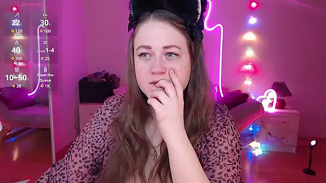 Snapshot of LizzyShine chatting on January 22, 5:38 pm LizzyShine online show from January 22, 5:38 pm