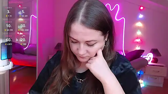 Snapshot of LizzyShine chatting on January 27, 1:30 pm LizzyShine online show from January 27, 1:30 pm