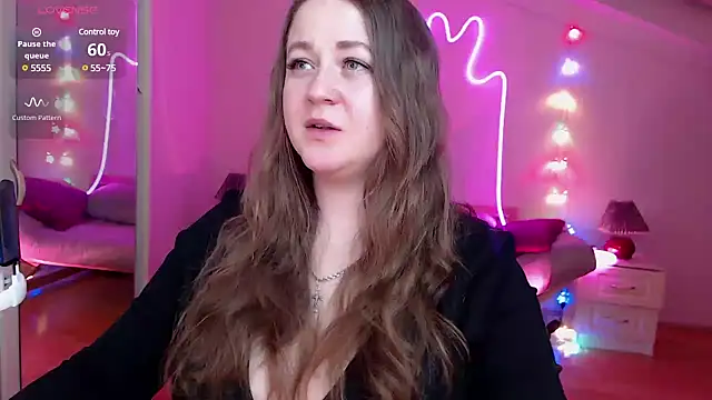 Snapshot of LizzyShine chatting on February 3, 5:46 pm LizzyShine online show from February 3, 5:46 pm