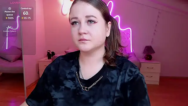 Snapshot of LizzyShine chatting on March 10, 5:50 pm LizzyShine online show from March 10, 5:50 pm