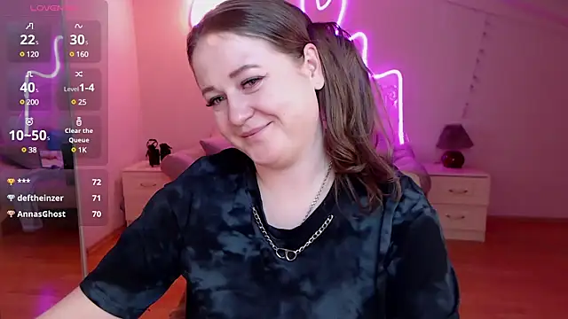 Snapshot of LizzyShine chatting on March 10, 8:56 pm LizzyShine online show from March 10, 8:56 pm