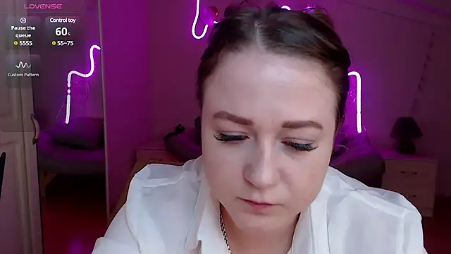 Snapshot of LizzyShine chatting on March 16, 4:45 pm LizzyShine online show from March 16, 4:45 pm