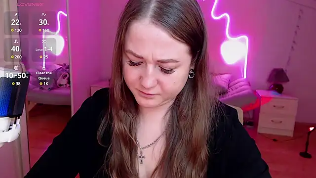 Snapshot of LizzyShine chatting on March 22, 8:26 pm LizzyShine online show from March 22, 8:26 pm